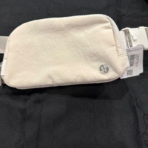 NEW w/tags Lululemon EVERYWHERE BAG
